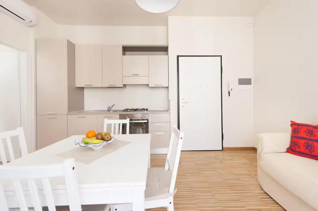 Masaccio Bright Apartment with Balcony & AC - 5