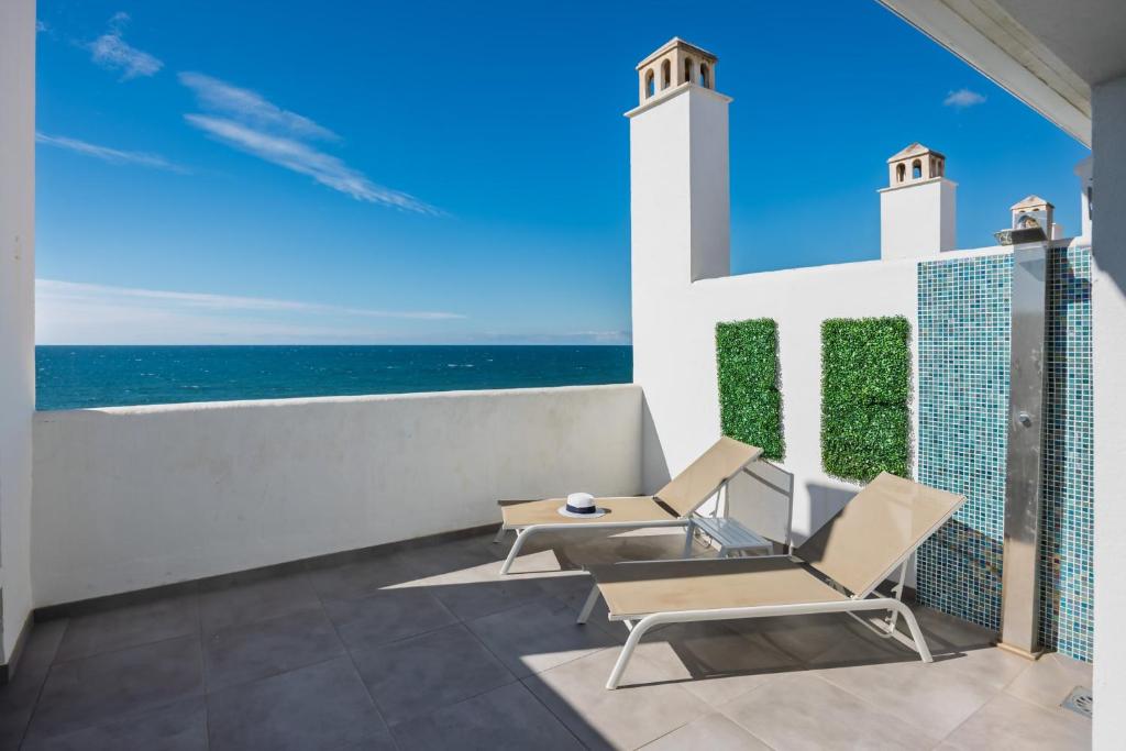 Estepona Beachfront Garden by Libehomes - 3