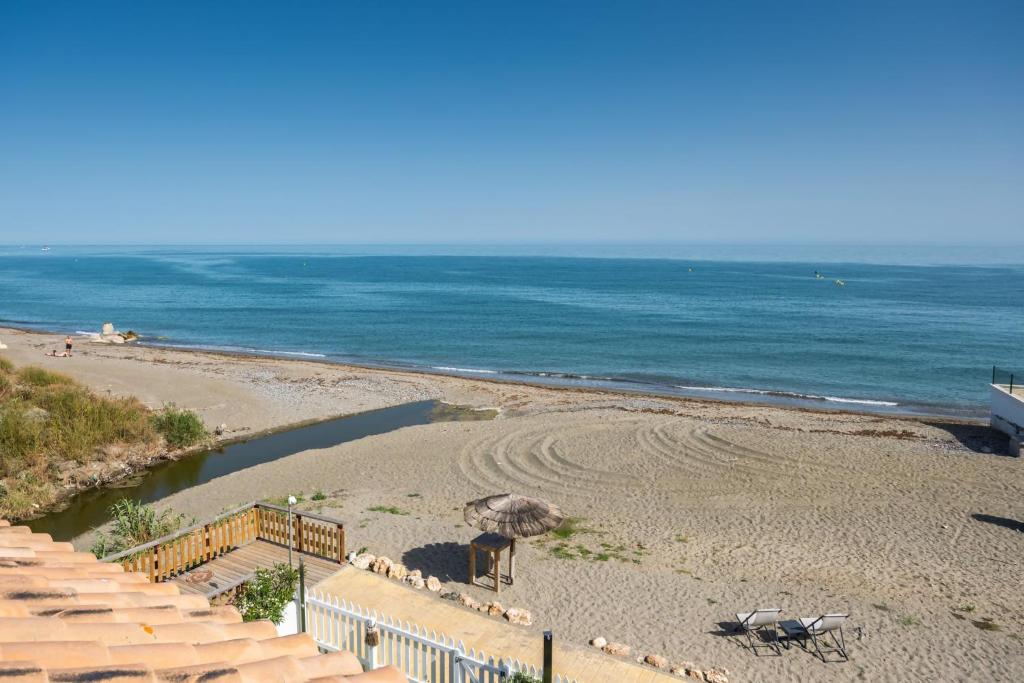 Estepona Beachfront Garden by Libehomes - 4