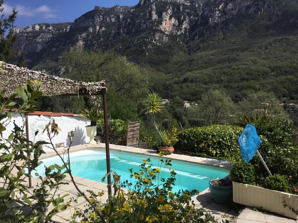 Charmante maison avec piscine - 4