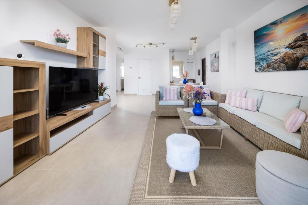 Estepona Beachfront Promenade by Libehomes - 4