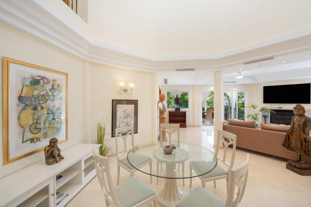 Villa de Lujo en Benahavis - 4