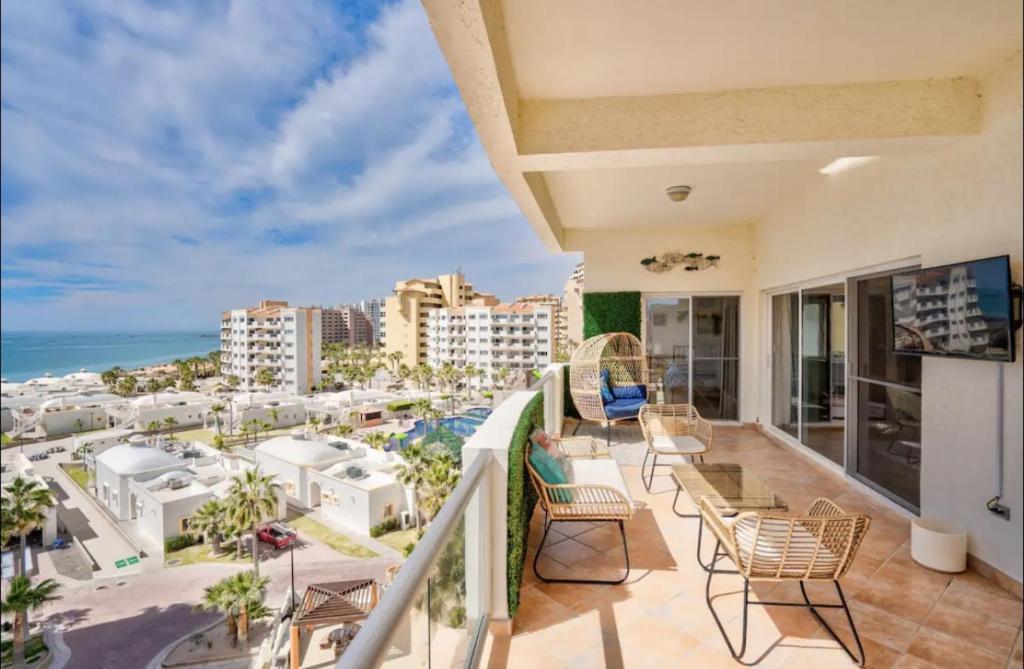 Oceanview Condo 2BR 2BA at Las Palmas Resort - 4