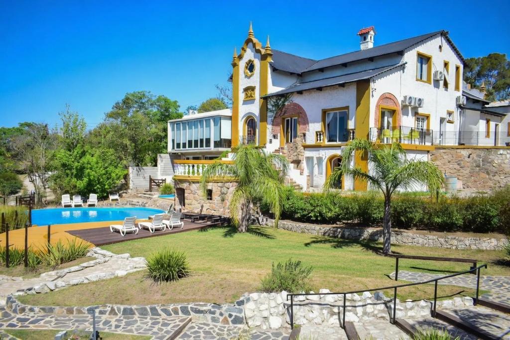 Hotel y cabañas FATVIAL 4 de Abril - 2