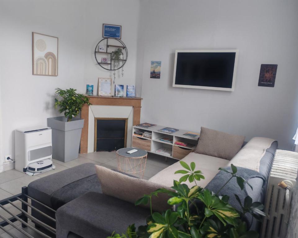 L'Escale Atypique 3 Chambres Clermont-Ferrand, Parking, Jardin - 1