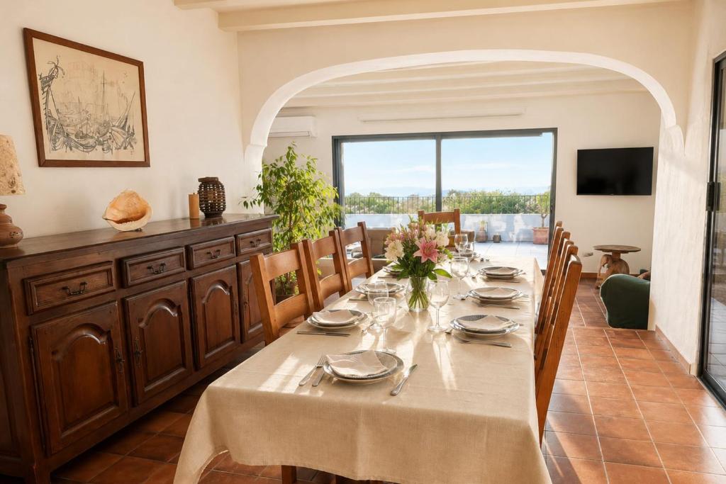 Villa with sea view and swimming pool in St-Aygulf - 4