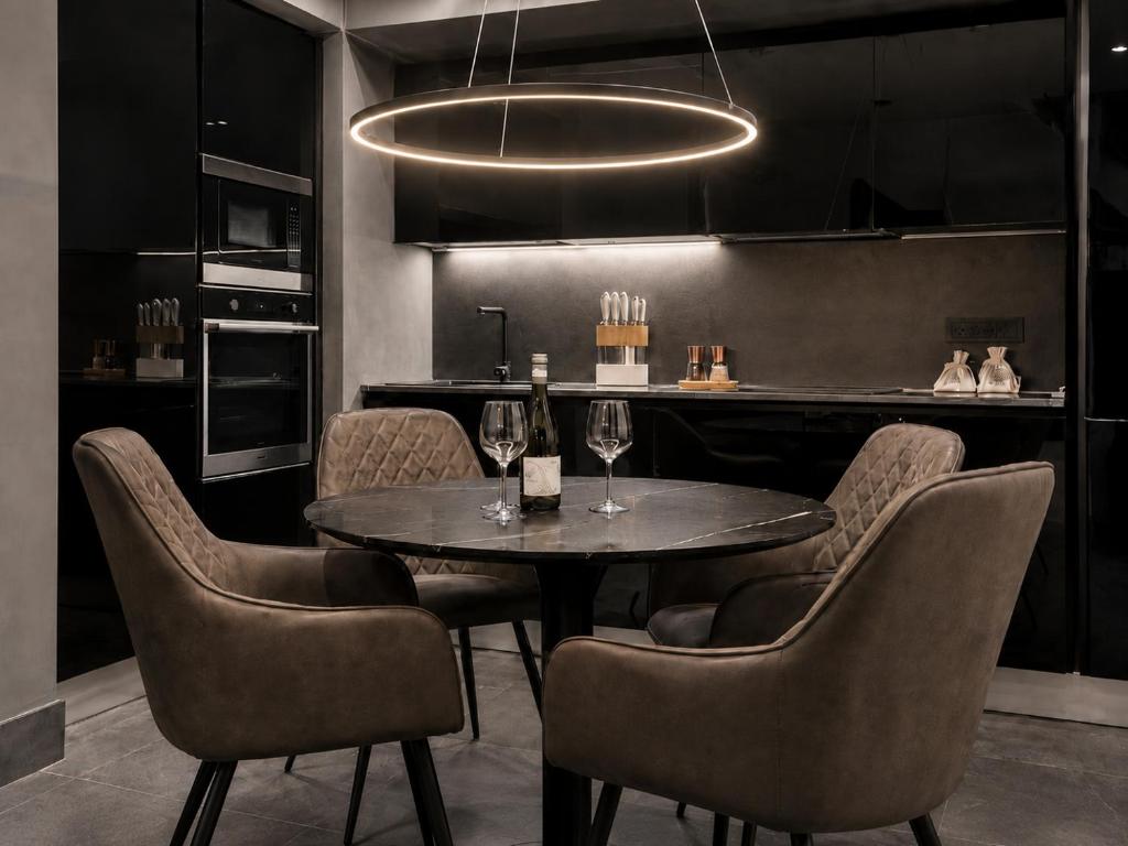 Cavour Suites 31 - 1BR in Heritage Building with Free Parking, Olbia center - 5