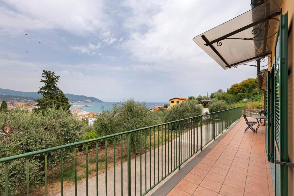 Villa Capo Berta View - 3