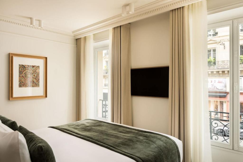 Saint Germain Luxury 4BR 8P with AC - 3