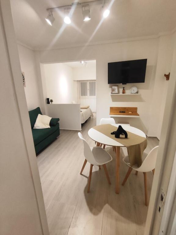 Premium location! 3 blocks from the sea - 3