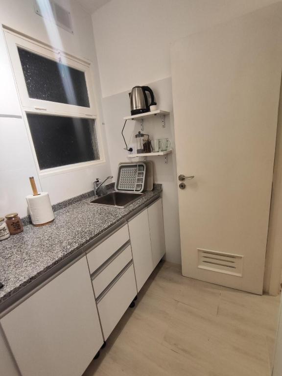Premium location! 3 blocks from the sea - 4