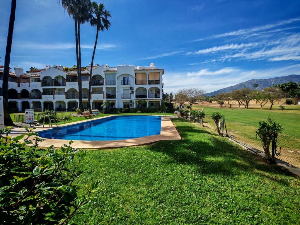 Mijas, terrace, swimming pool, golf course views - 5