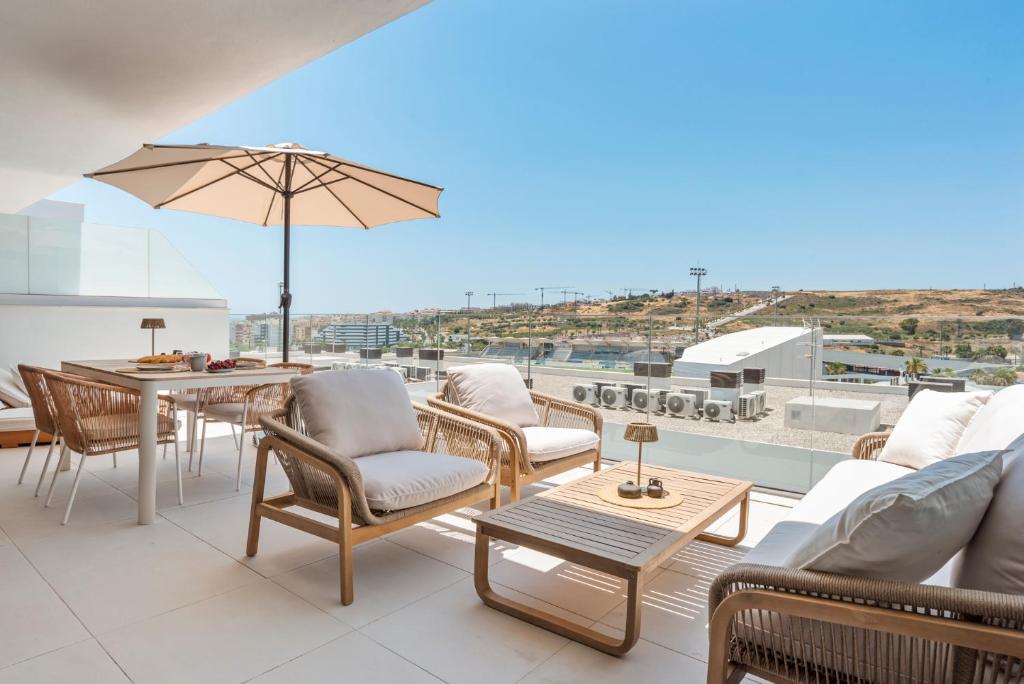 2BR Penthouse with Spacious Terrace - 3