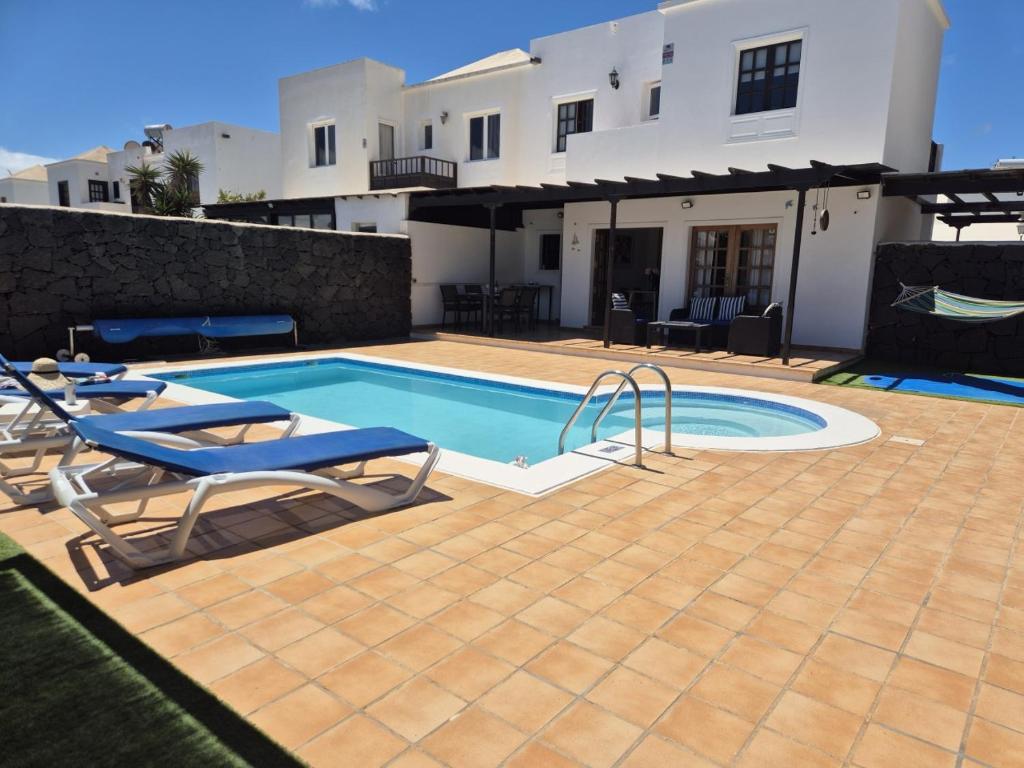 Villa Adel, Oasis de paz con piscina climatizada - 2