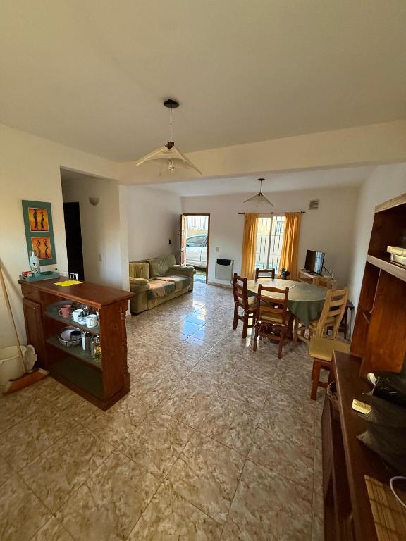 Departamento planta baja a metros del mar, el muelle y el centro - 5