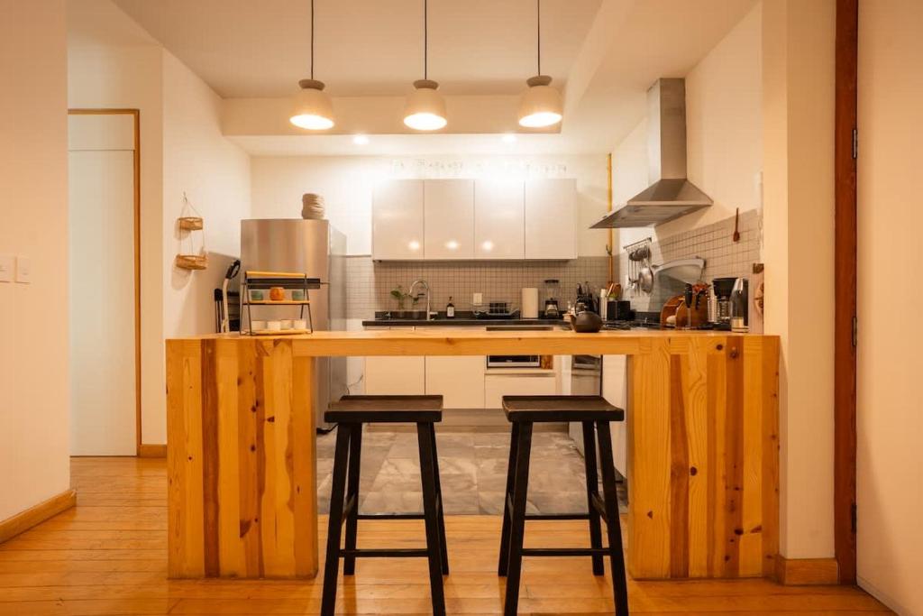 Bright 2BR condo with Stunning Patio in Escandon - 5