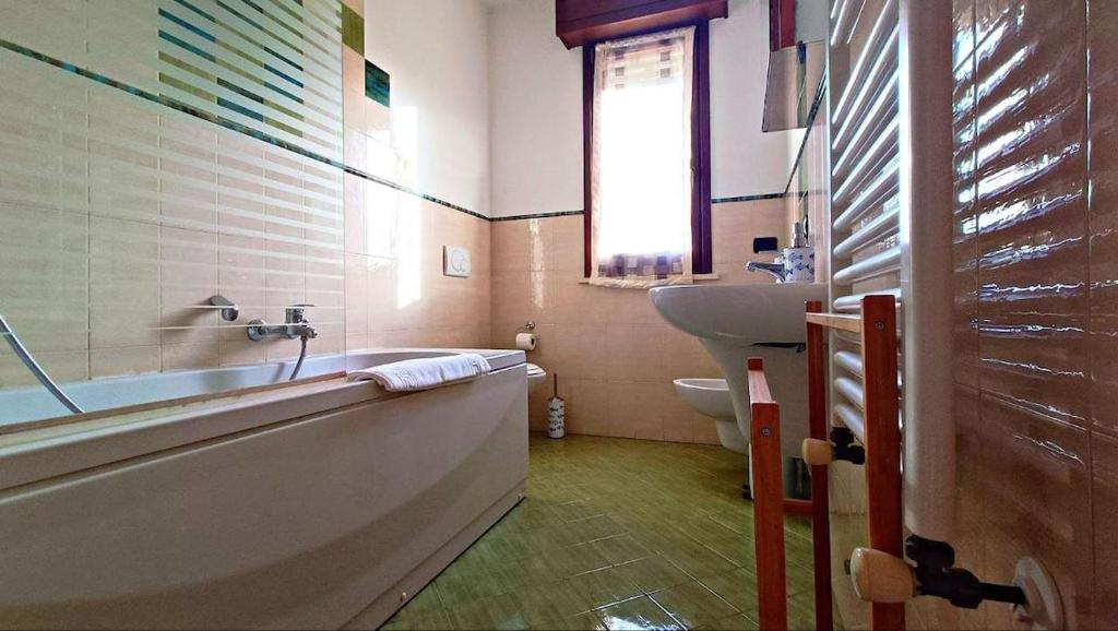 4Min Walk to the Beach, Free parking, Air Conditioning e Patio - 3