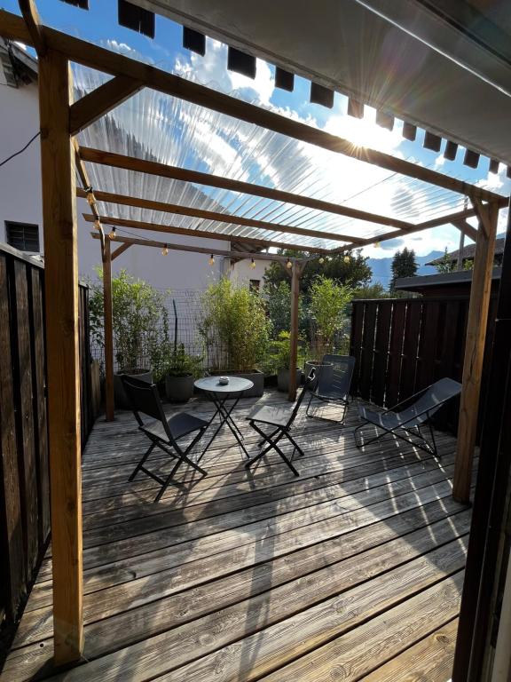 Studio lumineux avec grande terrasse - 3