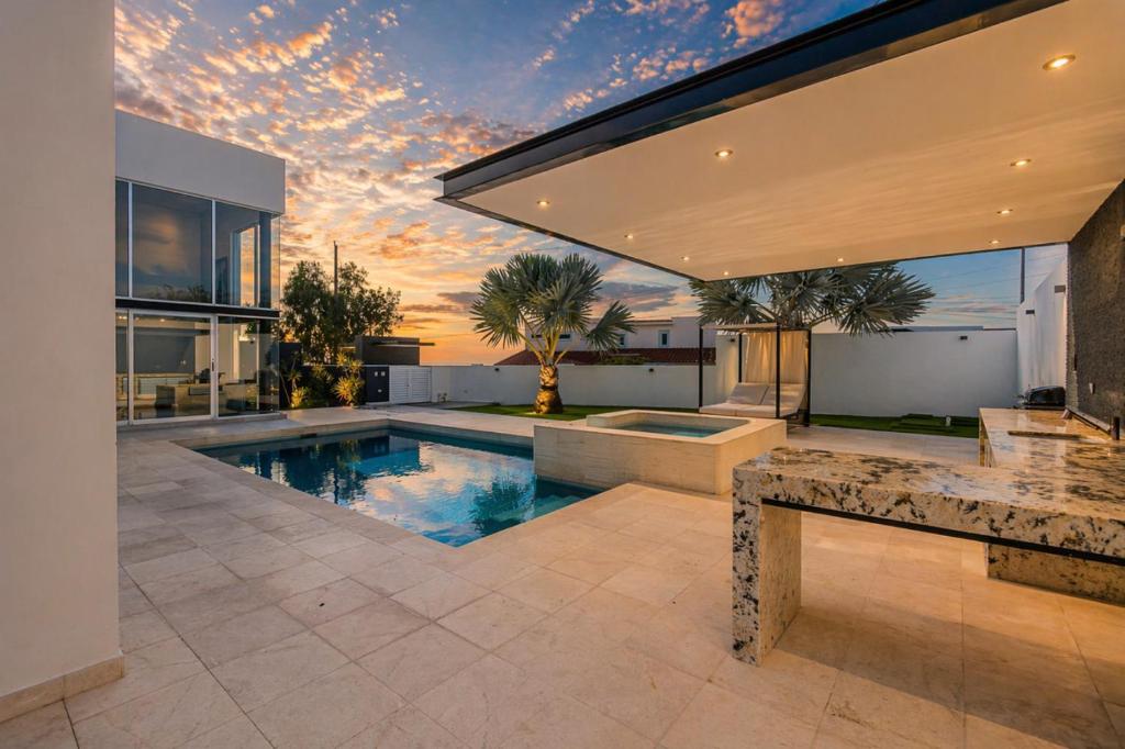 Big house with pool and sea view - 4