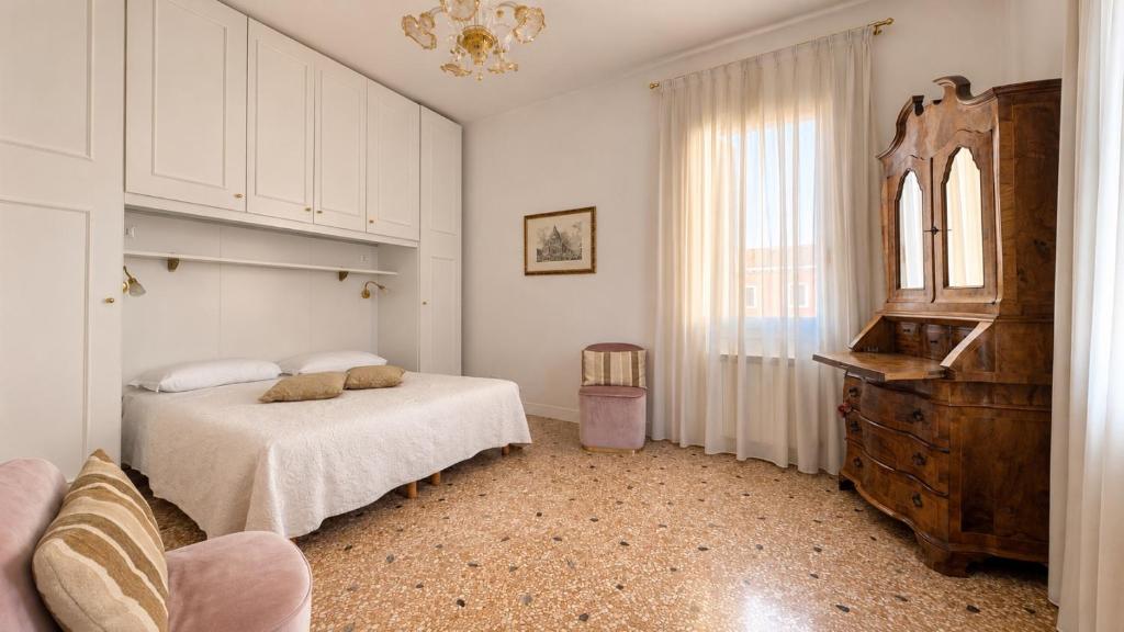 Venice at Home - Spacious Venetian Apartment 2 Min from Rialto - 4