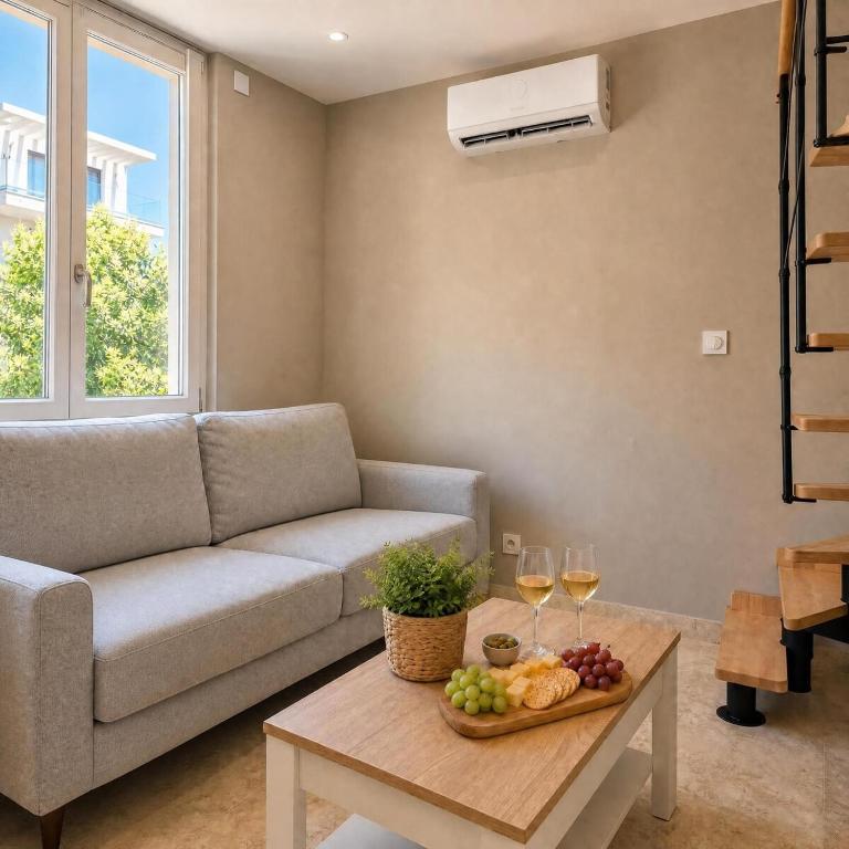Studio neuf en duplex - AC - WIFI - Proche plage - 3