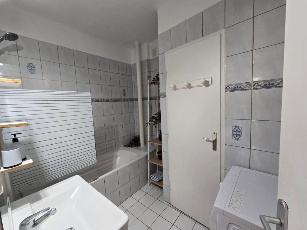 Jungl'Appart 2 chambres gare et centre - Garage inclus - 3