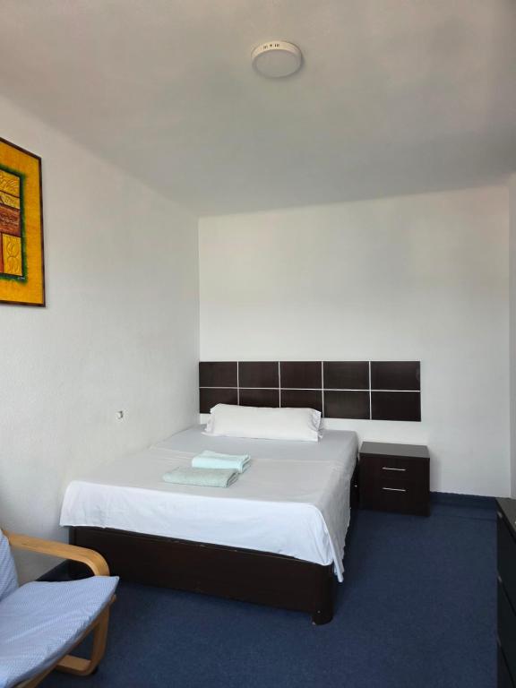 PRECIOSA COMODA HABITACIÓN CENTRO MALAGA LA MEJOR ZONA DE LA CIUDAD ENFRENTE A DOS COMERCIAL ENFRENTE A LA ESTACIÓN DE TREN Y DE AUTOBÚSES CERCA A LA PLAYA CERCA AL CASCO ANTIGUO DE LA CIUDAD lo bienvenido - 4