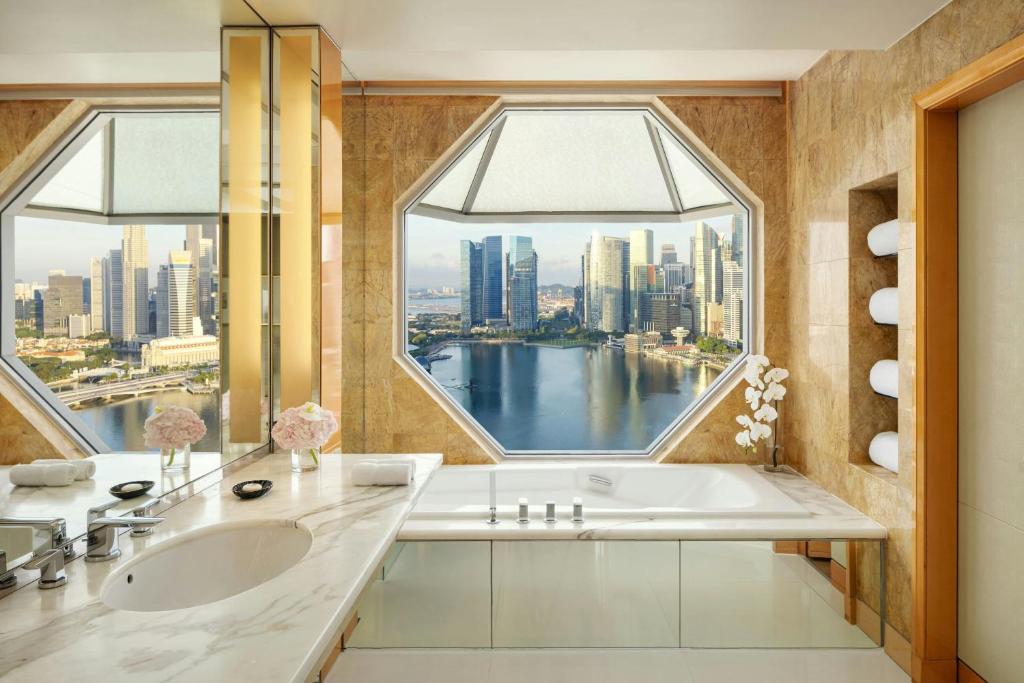 The Ritz-Carlton, Millenia Singapore
