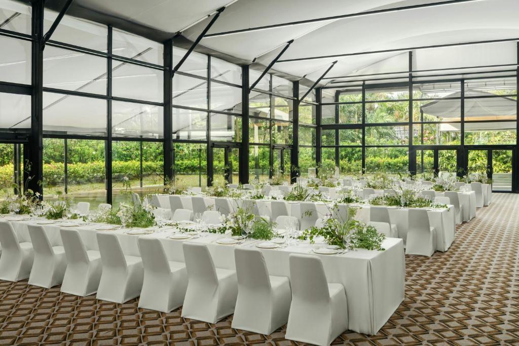 Banquet hall