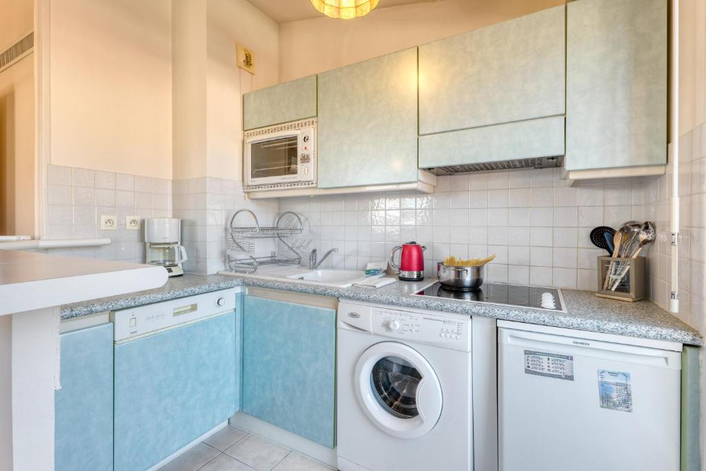 Top Floor Apt Close To The Sea - Happy Rentals - 5