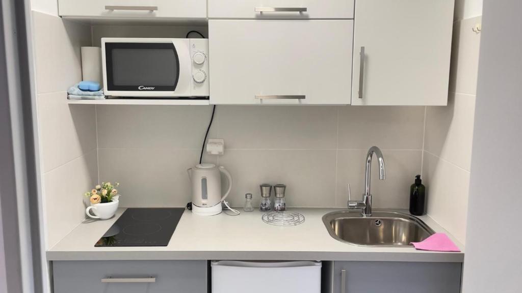 APPARTEMENT AVEC UNE LÉGÈRE VUE SUR La MER 40 MÈTRES DE LA PLAGE ET 250 MÈTRES DU CENTRE VILLE - 2