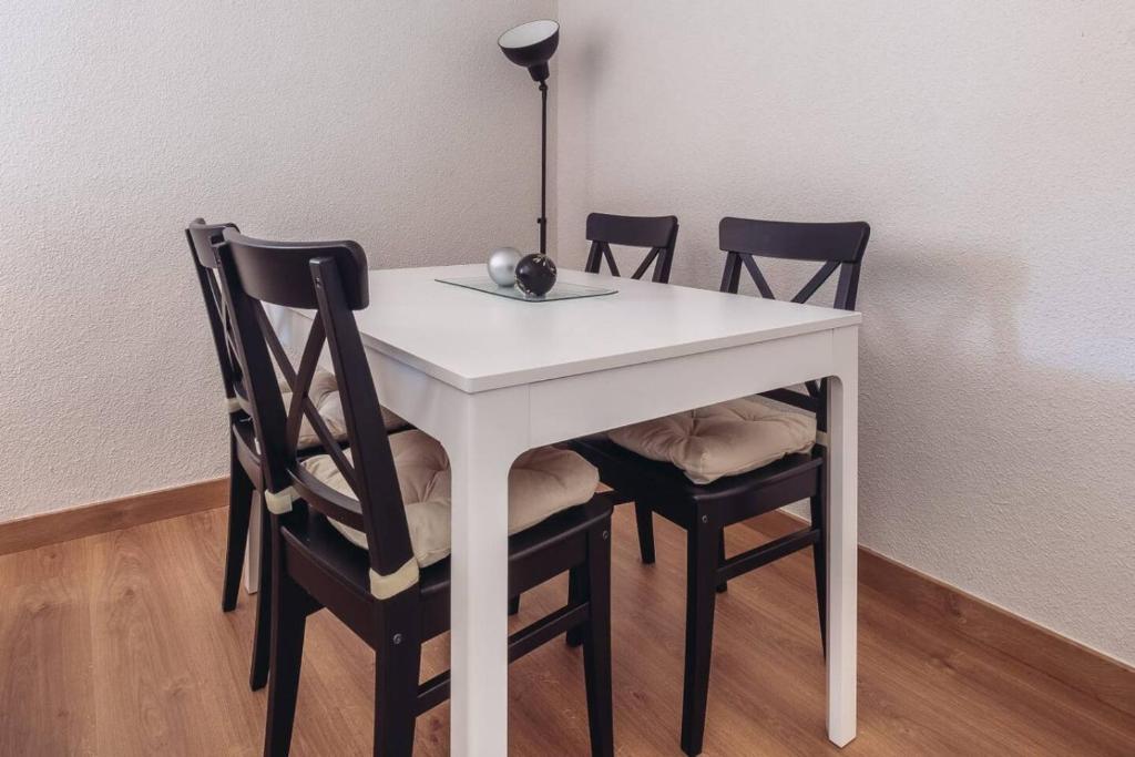 Elegant Sanctuary Close to the Royal Palace Aluche - 5