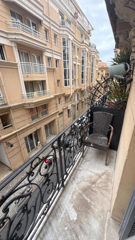 spacious apartment border Monaco city Center - 2
