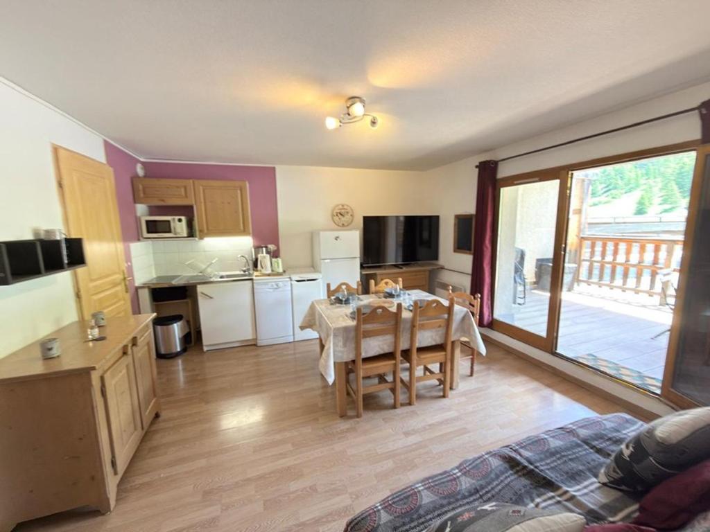 Appartement avec terrasse face aux pistes - 4 pers. - FR-1-266-323 - 3
