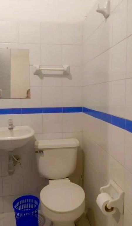 Apartaestudio 2 a 3 personas cerca a CC Unico - 3