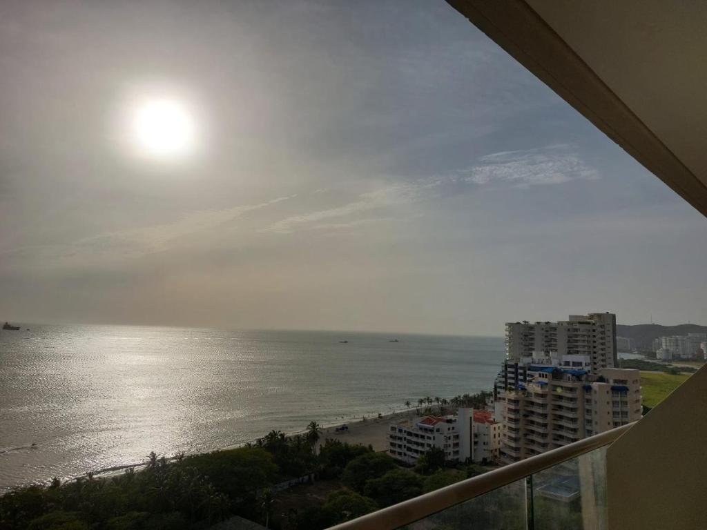 Apartamento de ensueño en santa marta, increíble rooftop frente al hilton - 4