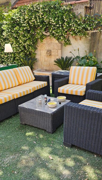 Large 4BR Cannes Villa w Private Garden - 3