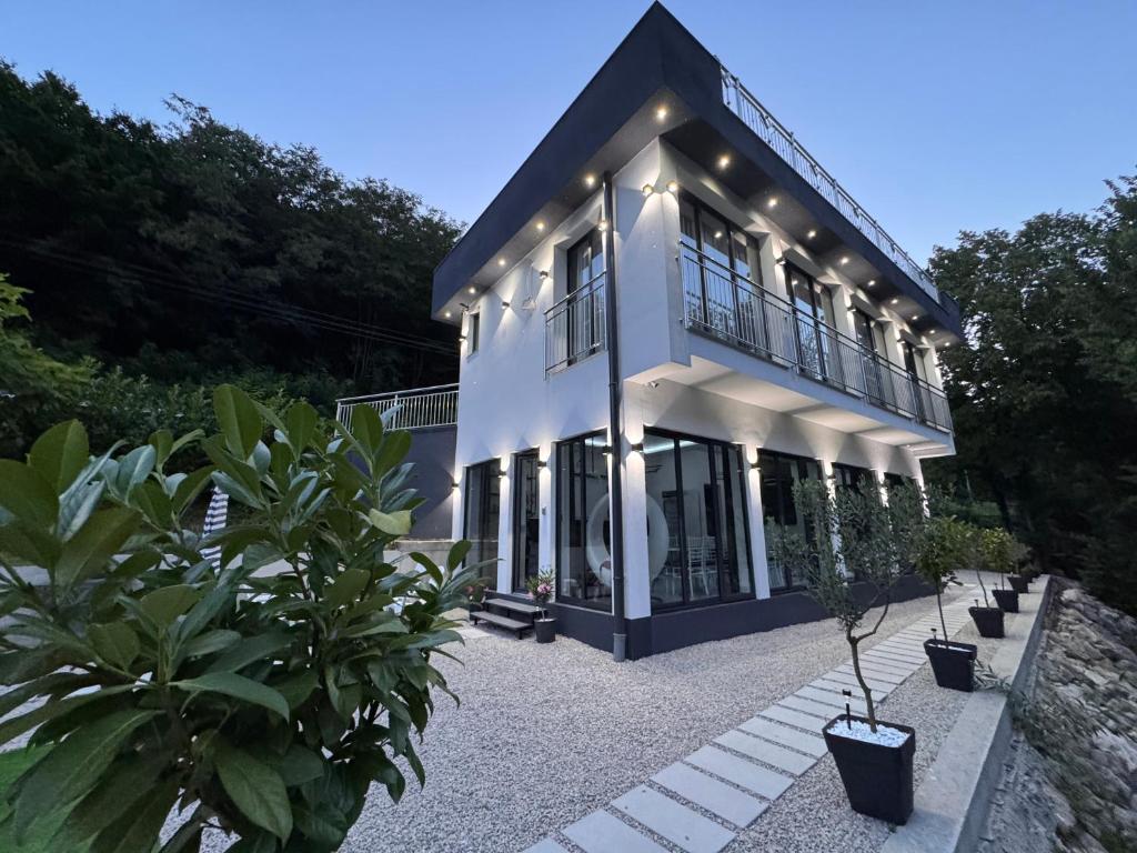 Villa Happiness - 1