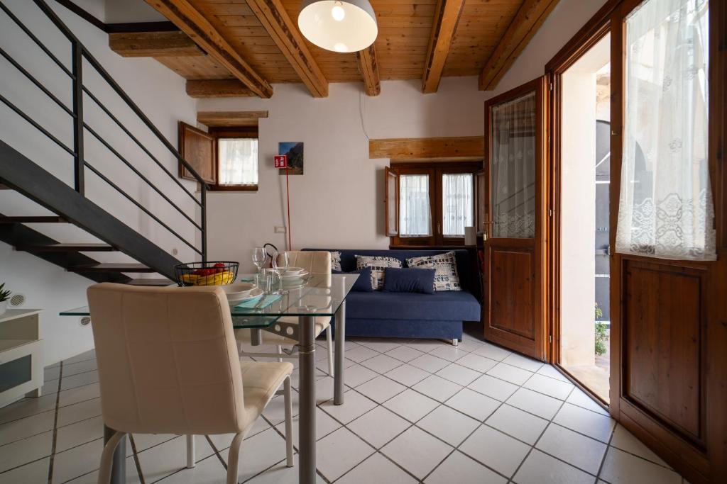 GuestHost - Archè Holiday House - 2