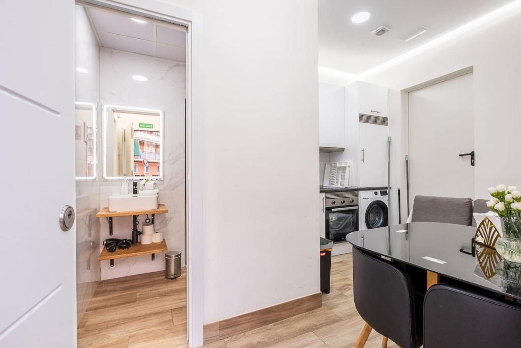 Modern City Apartment Chic Comfortable - 2