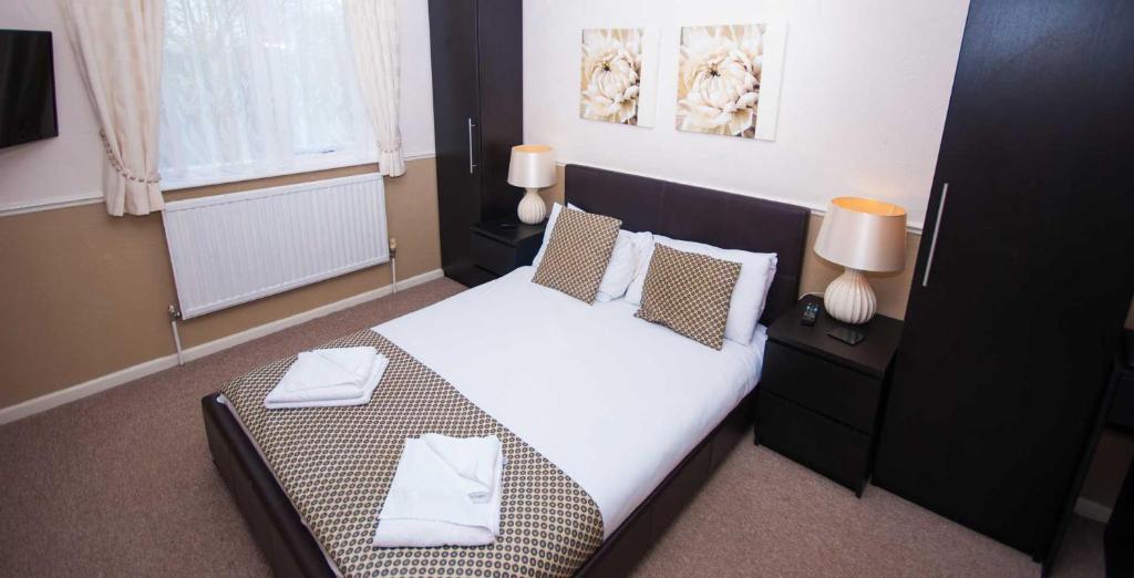 Shared lounge/TV area