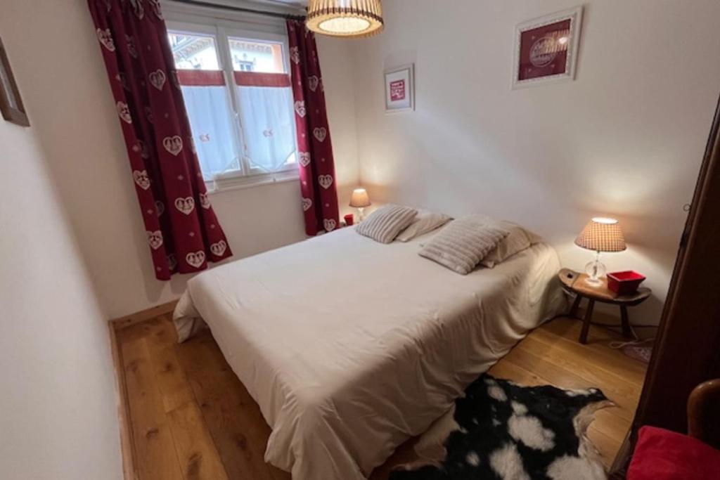 Spacious family nest with balcony in Chamonix - 2