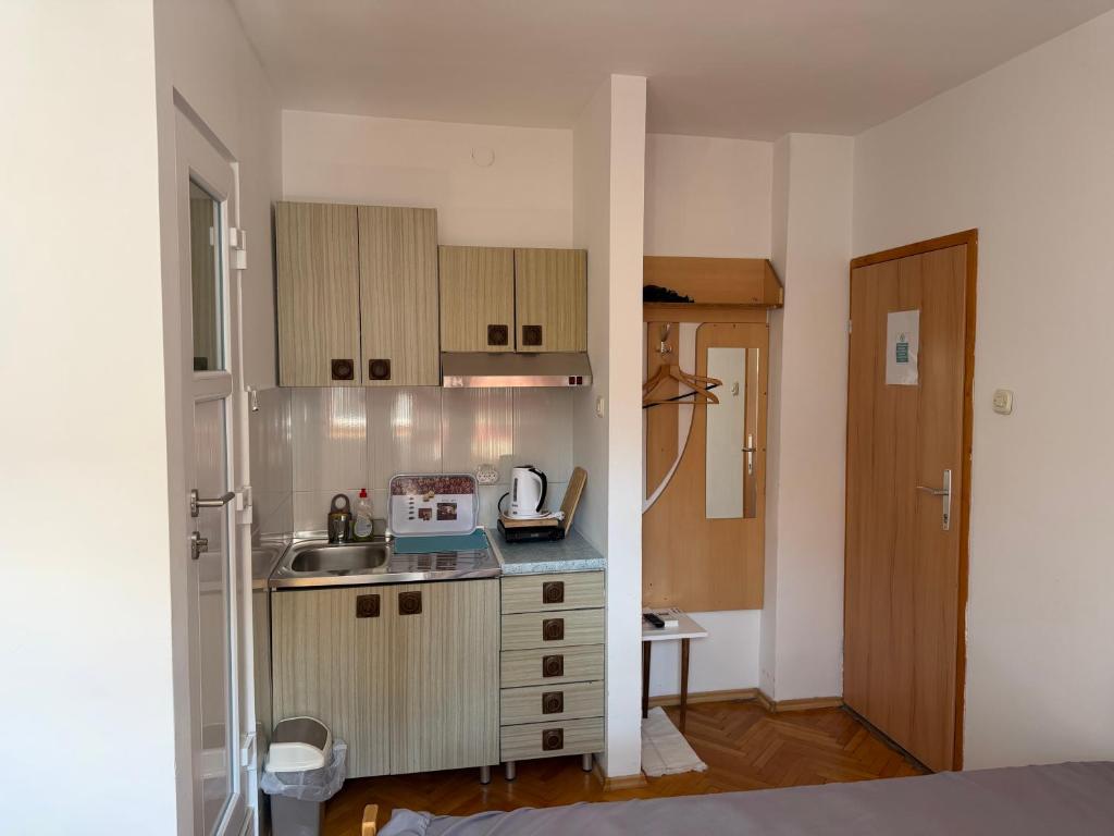 Feel like home guest house - 4