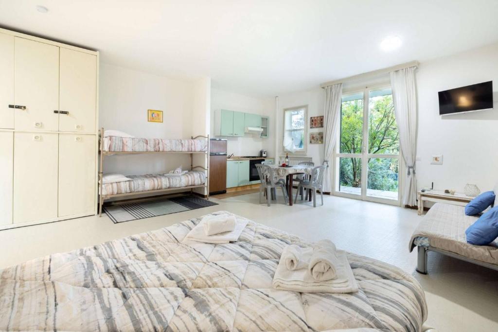 Charming Studio Apartment with Ocean View in Riccione - 3