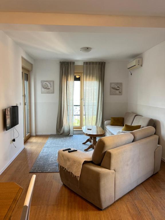 Sunny Bay Apartments - 4