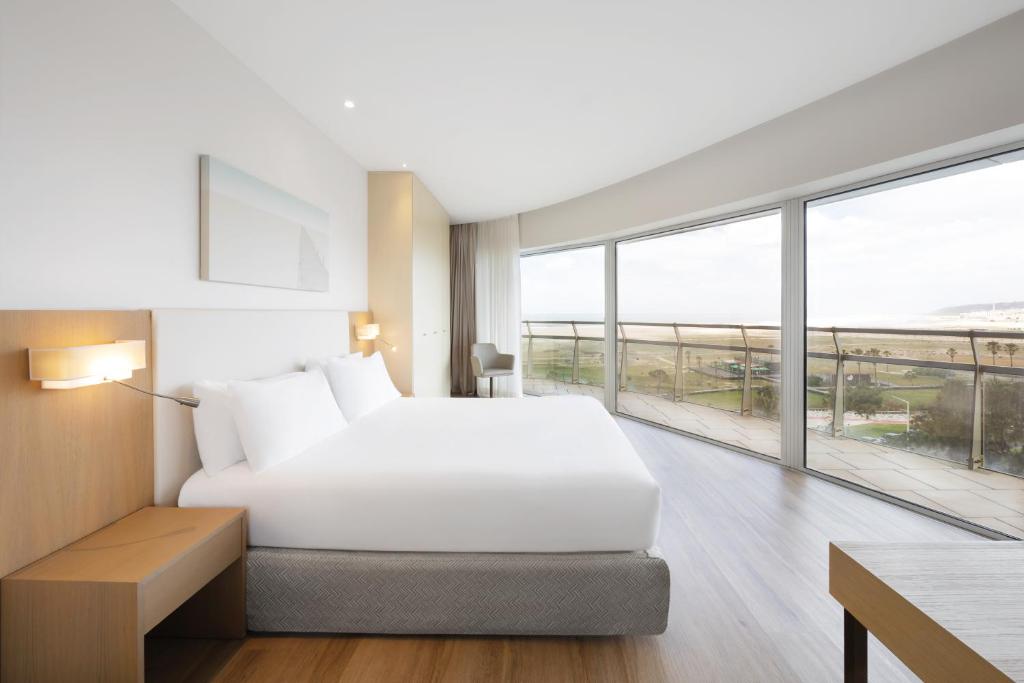 โรงแรมยูโรสตาร์ โอเอซิส พลาซา (Eurostars Oasis Plaza Hotel)