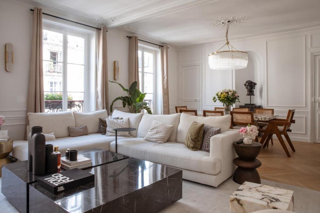 Luxurious Haussmannian Apt - 1