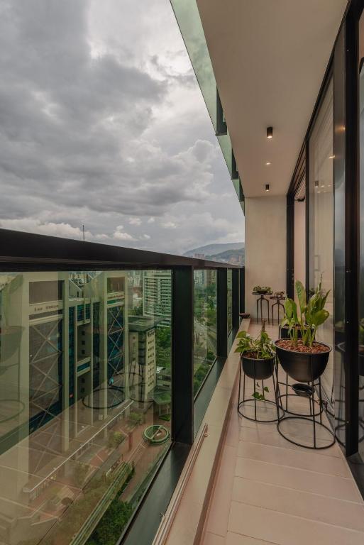 Apt en el Poblado Gym Pool y Jacuzzi - 5