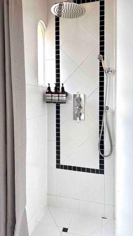 Luxurious Haussmannian Apt - 3