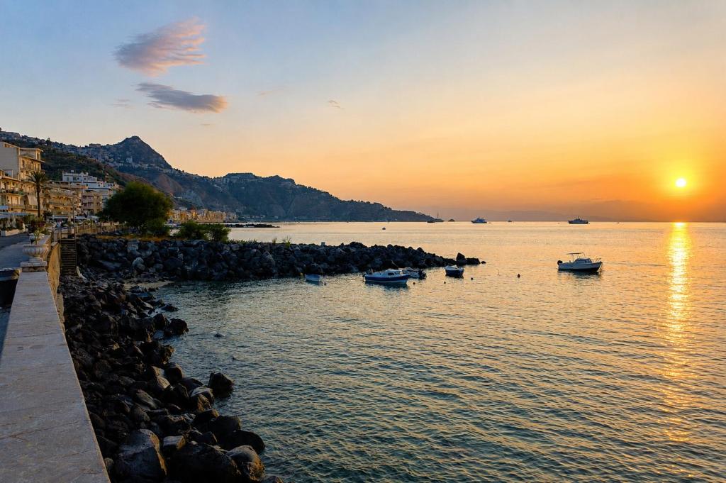 GuestHost - Naxos Dream - Sea View on Taormina - 4